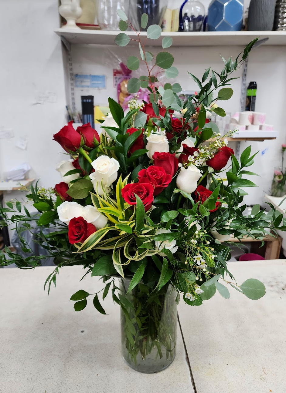 WC17 Noelle Bloor Village Flowers