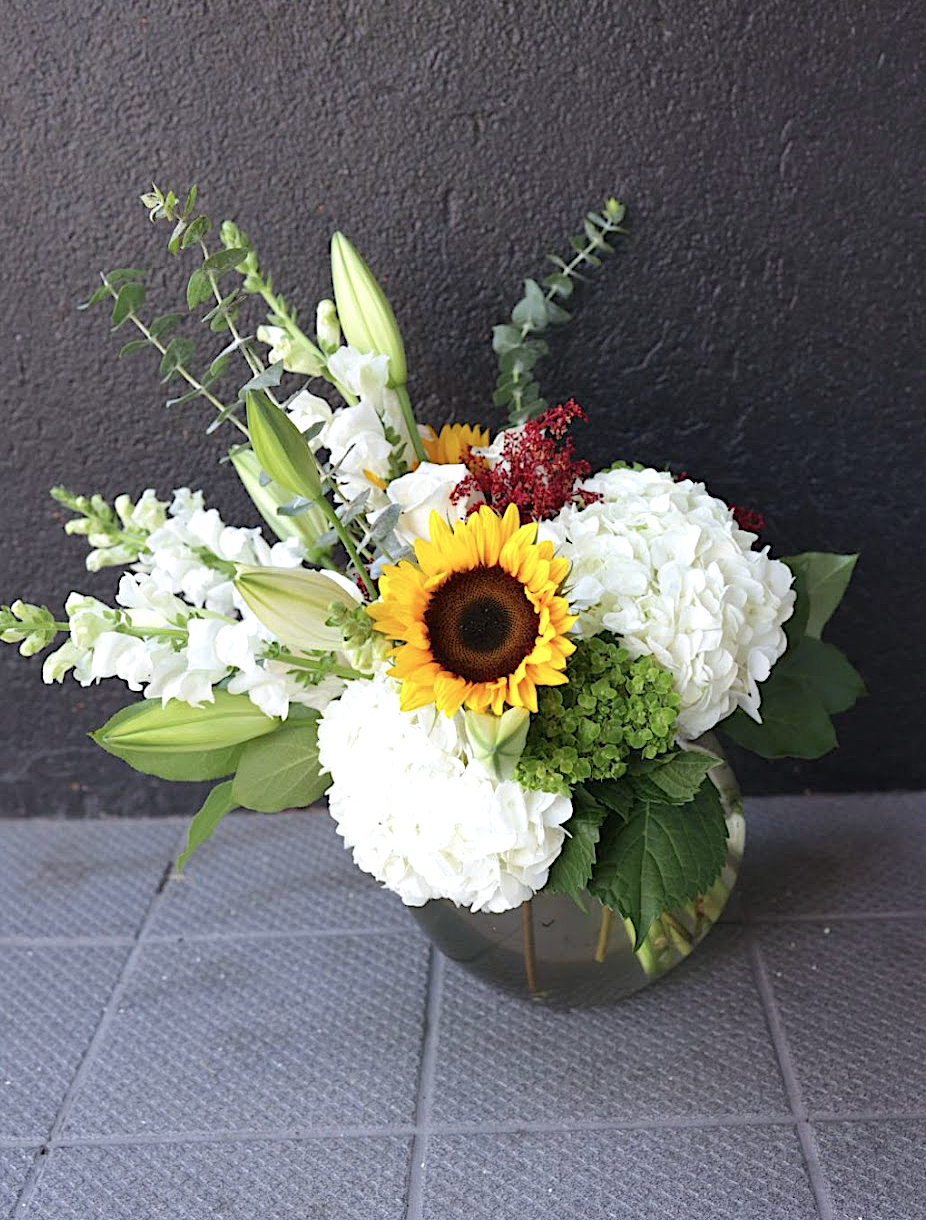 FC12 Luna Bloor Village Flowers