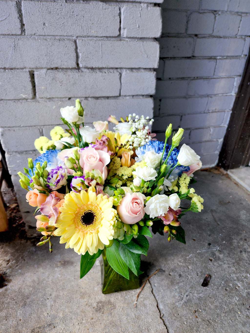 H3 Amelia Bloor Village Flowers